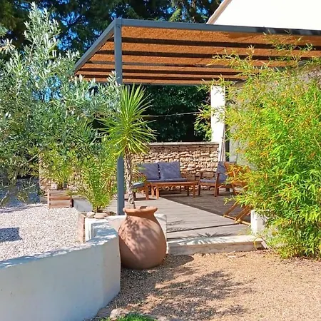 Gite Cosy Au Coeur Du Luberon Lagnes Exterior photo